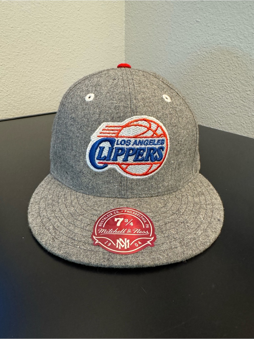 Mitchell & Ness Los Angeles Clippers Flunned Fitted Hat Grey